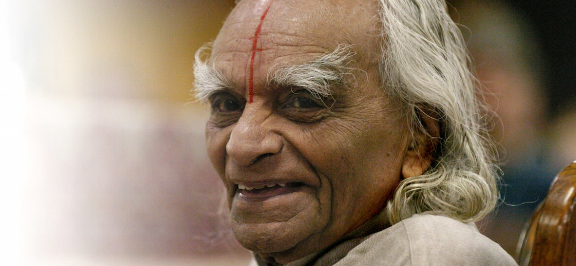 ESTES PARK, COLORADO-SEPT. 28, 2005-Sri B.K.S. Iyengar, recognized world-wide as a yoga master, taught an Iyengar Intennsive class to 800 students at The 10th Annual Yoga Journal Colorado Conference in Estes Park. Mr. Iyengar is the world's foremost livin